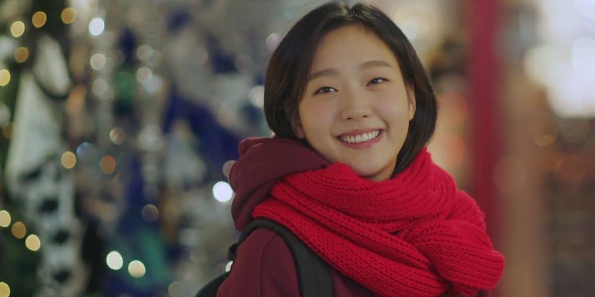 Actor Kim Go-eun as Eun-tak in her red scarf in Goblin