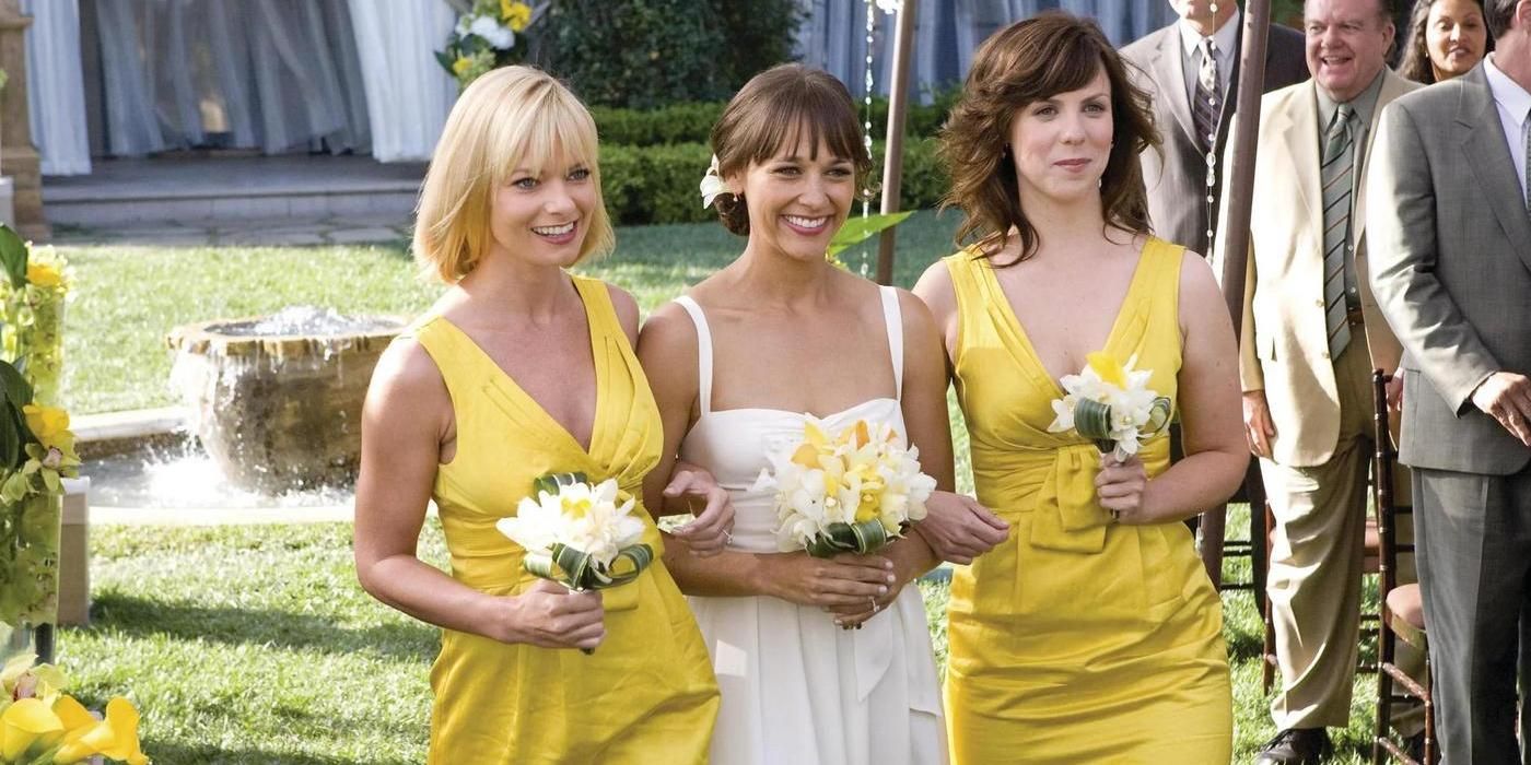 Jaime Pressly and Sara Burns stand with Rashida Jones as her bridesmaids in I Love You Man