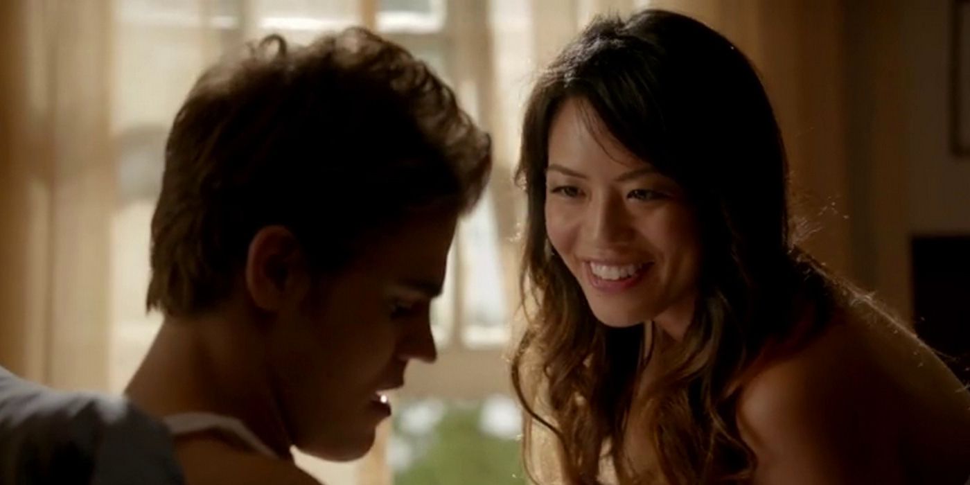 Ivy wakes up with Stefan in The Vampire Diaries.