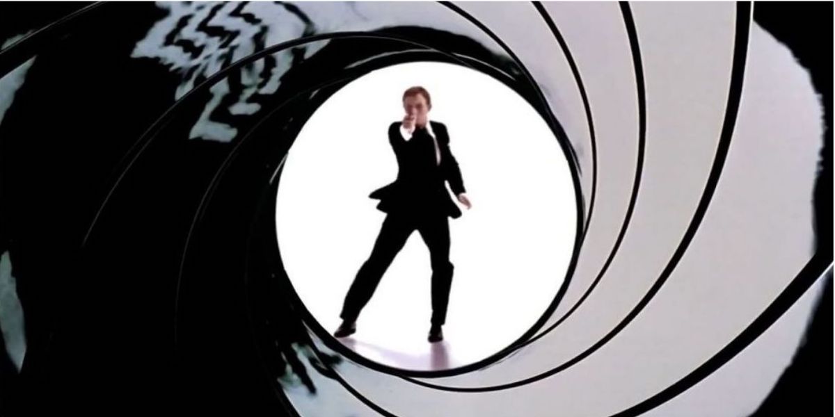 Daniel Craig's James Bond Shoots down the barrel of the gun in Skyfall
