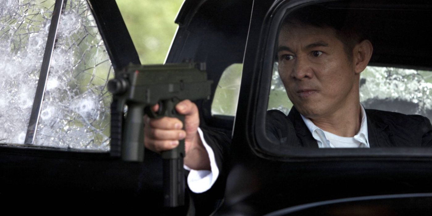 Jet Li aiming gun in The Expendables