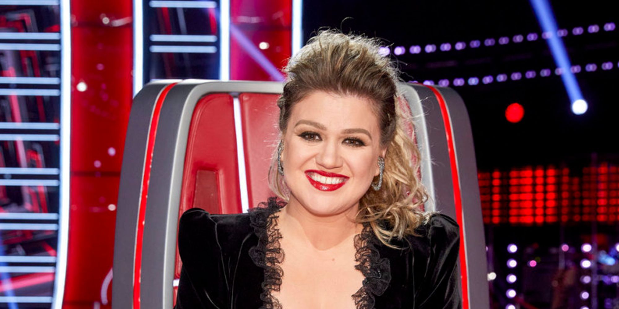 Kelly Clarkson on The Voice season 20 red chair