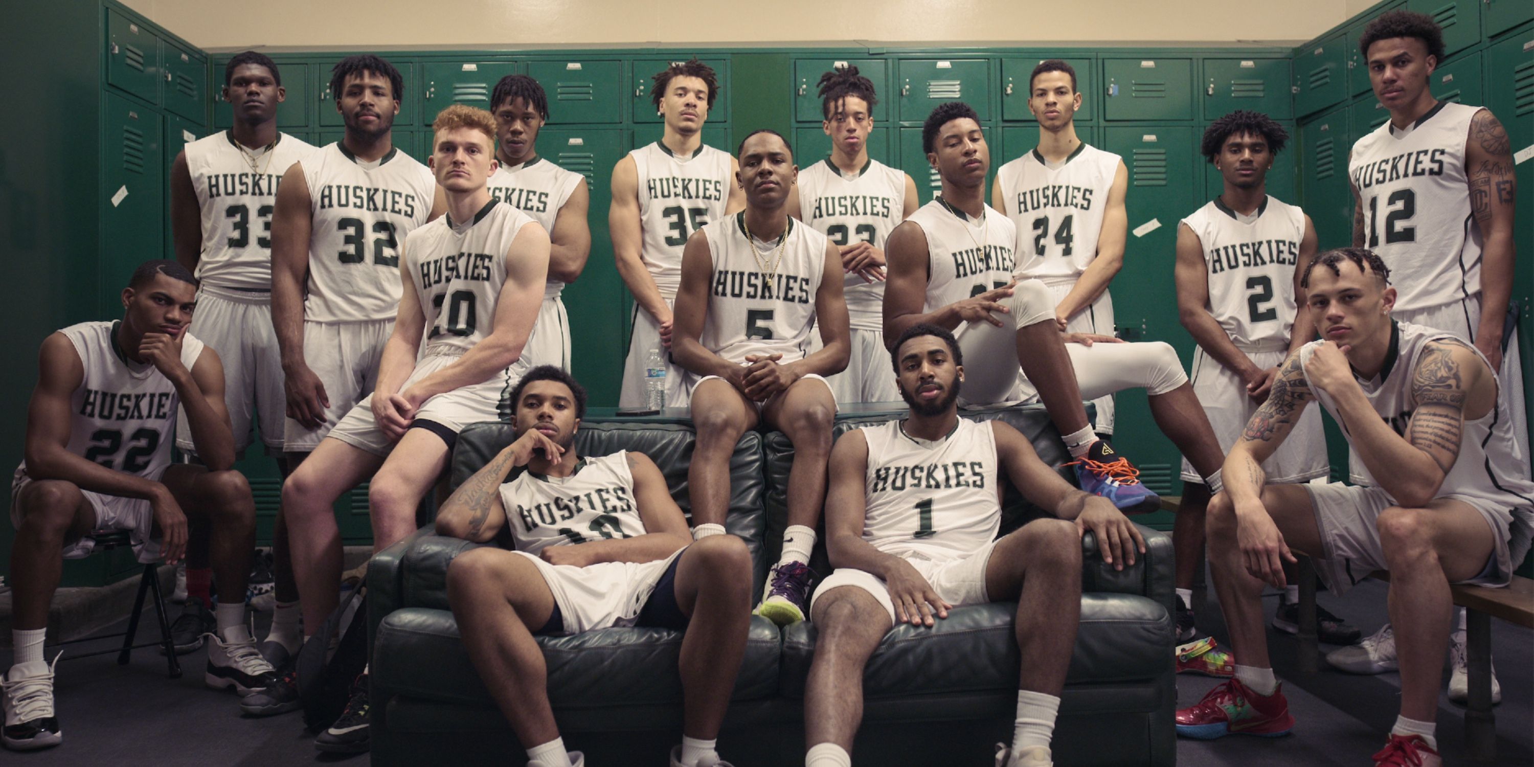 The basketball team poses in Last Chance U: Basketball on Netflix