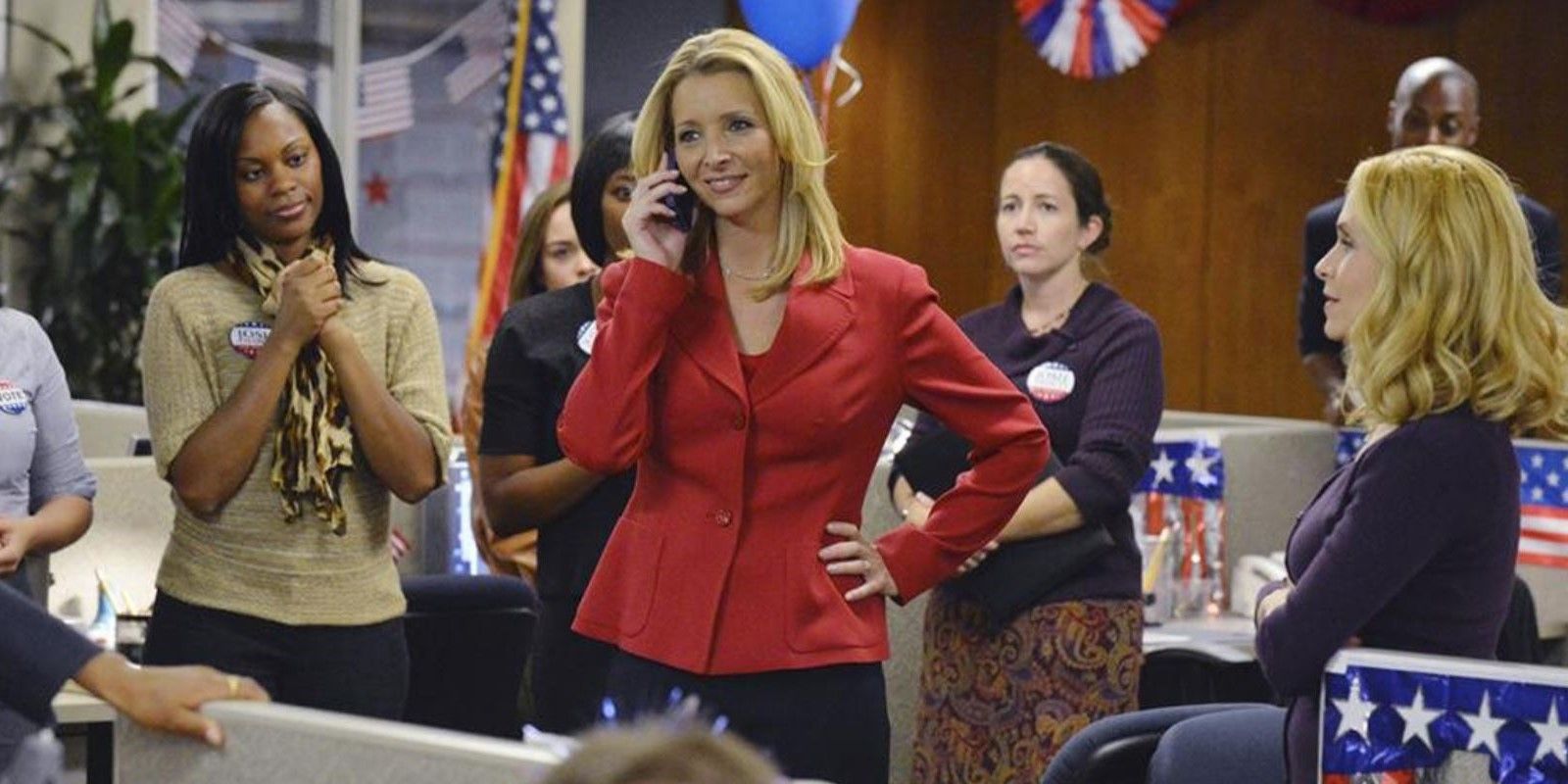 Lisa Kudrow in Scandal on the phone