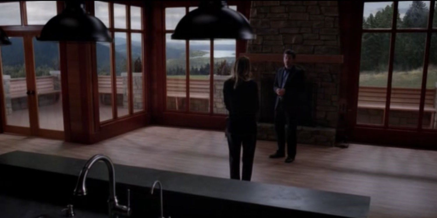 Meredith and Derek&rsquo;s House in Grey&rsquo;s Anatomy - interior dark