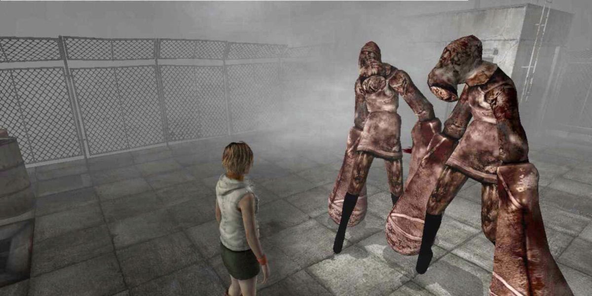Closers approaching the player in Silent Hill