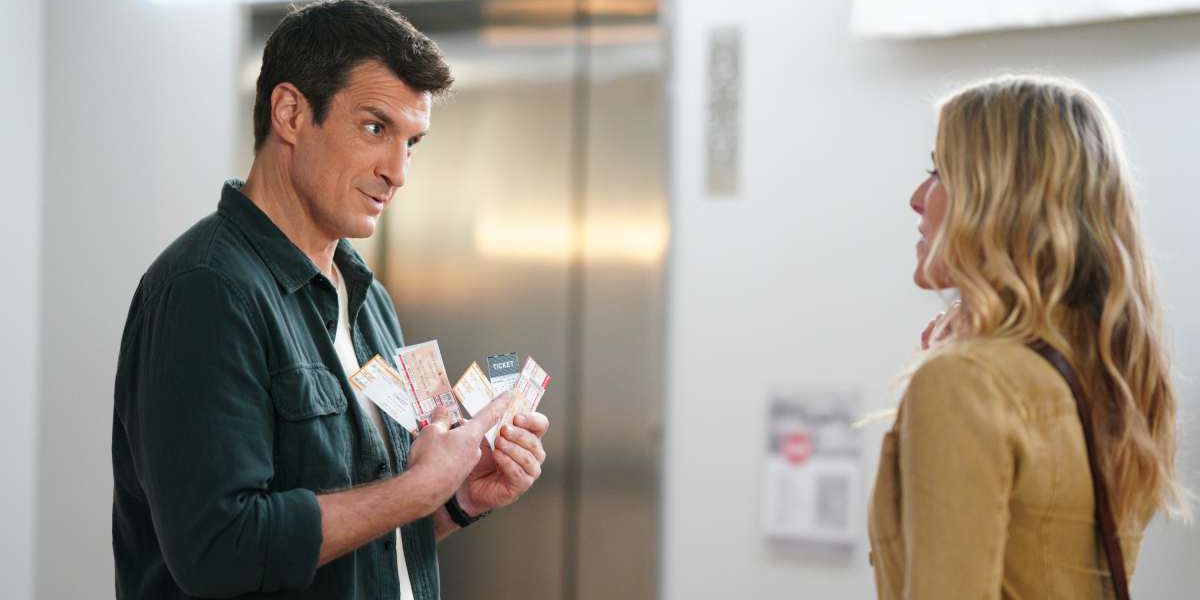 Nolan talking to Grace at the hospital in The Rookie.