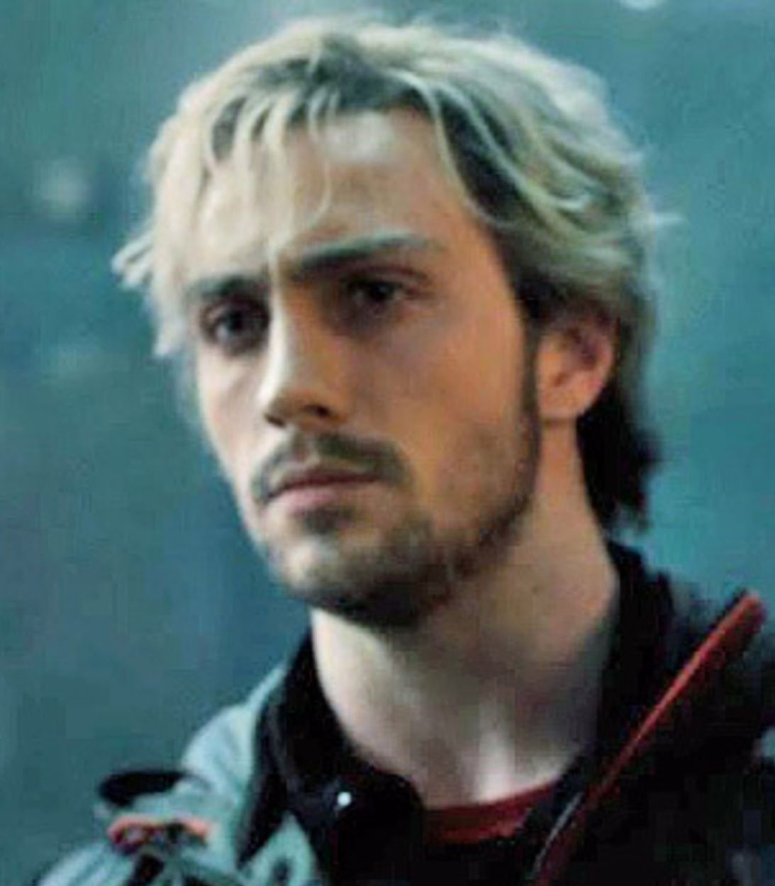 Quicksilver Avengers Age of Ultron Aaron Taylor Johnson Vertical