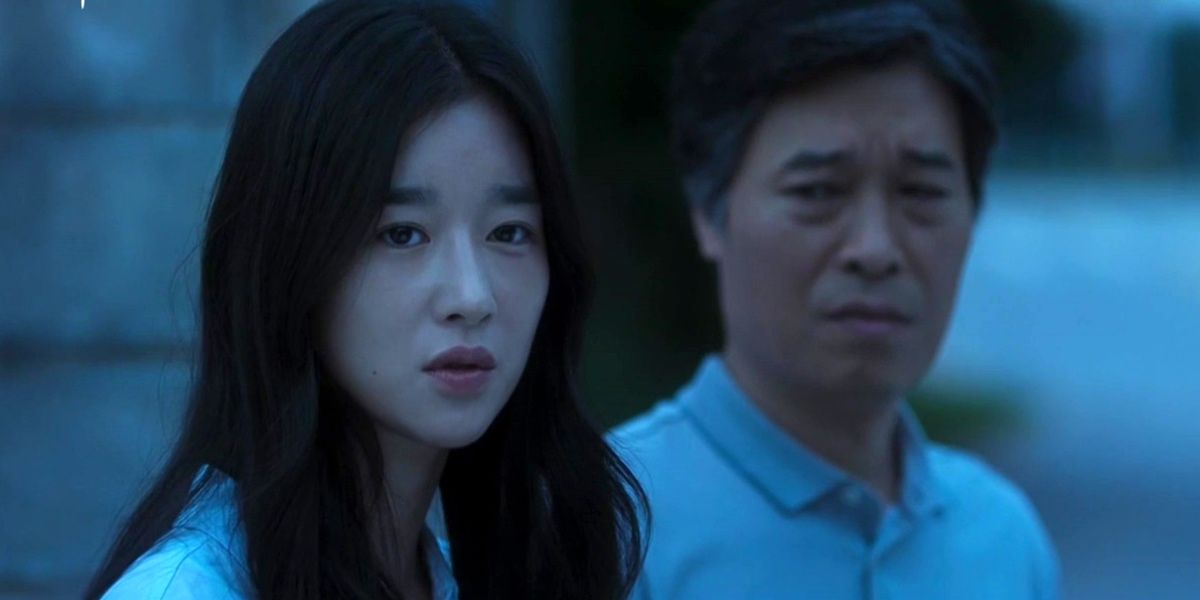 Sang-mi and father in episode 7 of Save Me 