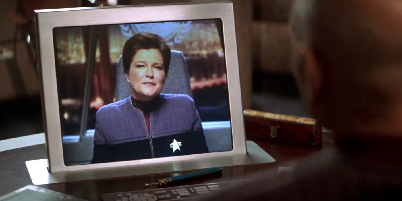 Admiral Kathryn Janeway speaks to Captain Picard
