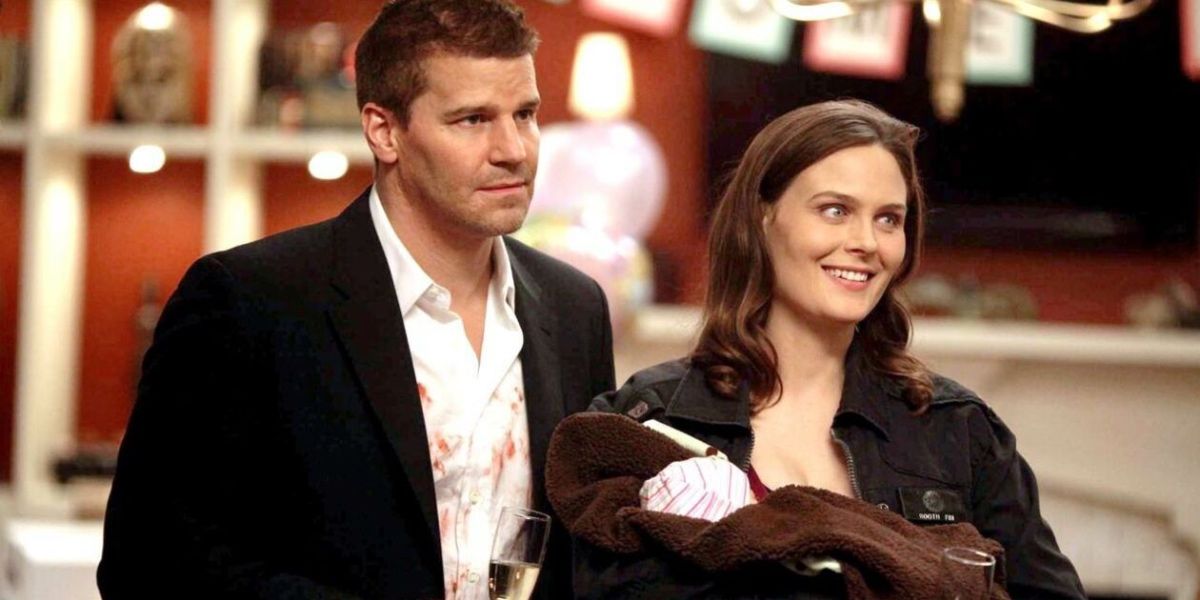 Temperance and Booth with their first daughter in Bones