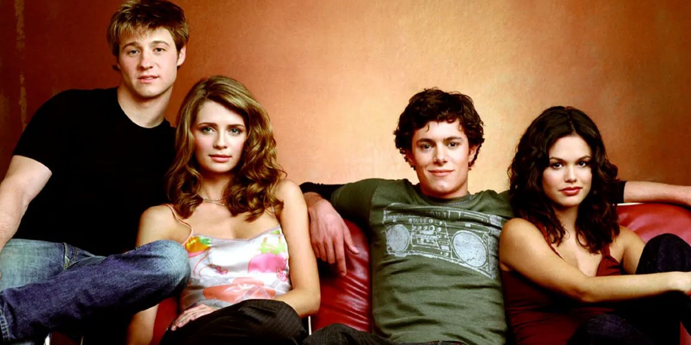 Ryan Marissa Seth And Summer sit on a couch for The OC promotional image