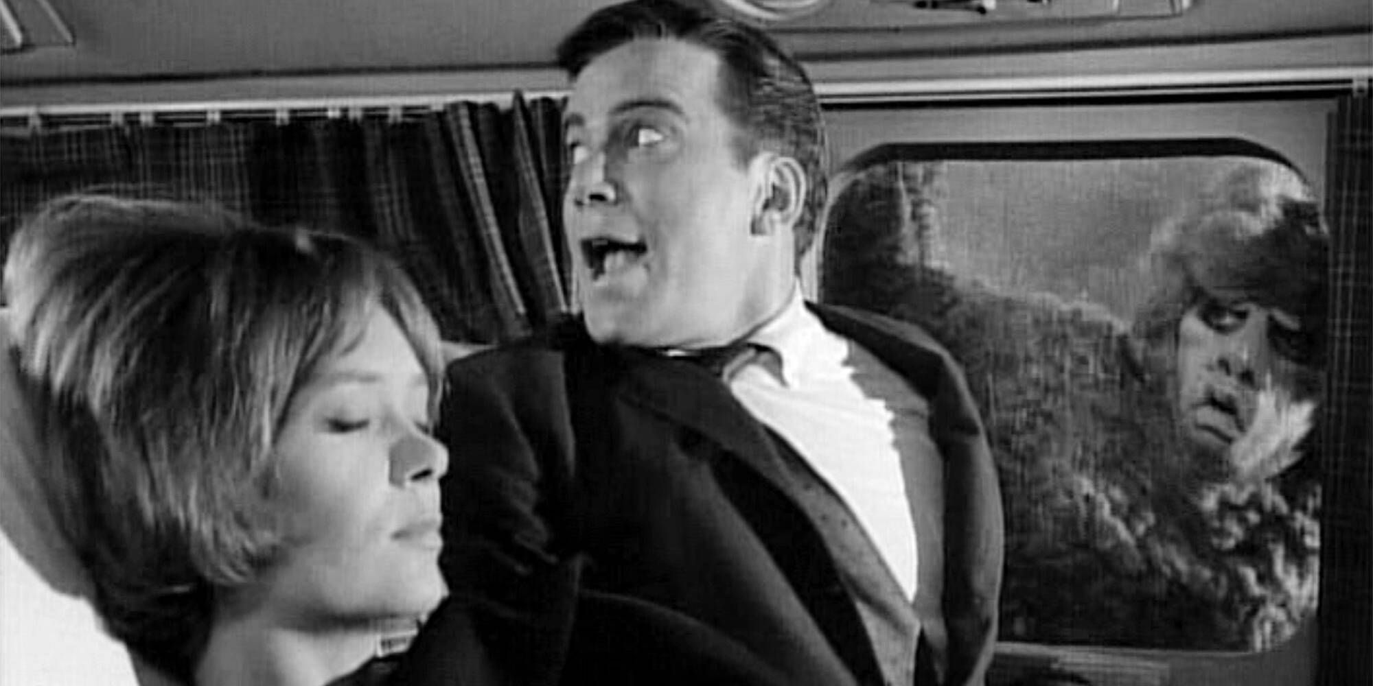 William Shatner screaming on airplane in Twilight Zone as gremlin looks in through the window