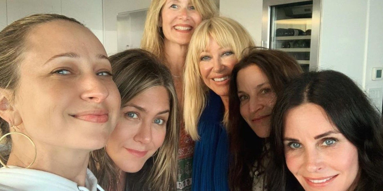 Jennifer Aniston and Courtney Cox celebrating the fourth of July together in a selfie