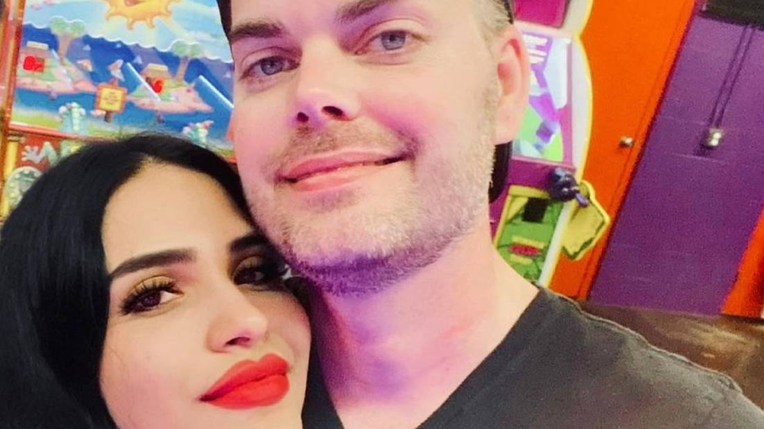 90 Day Fiance's Tim Malcolm & Linda Ramirez hugging and smiling