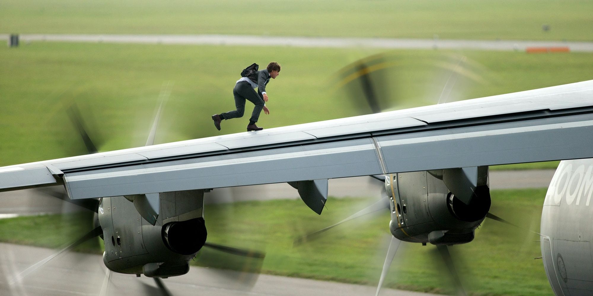 Ethan Hunt tries to get into a plane transporting radioactive VX nerve gas in Rogue Nation