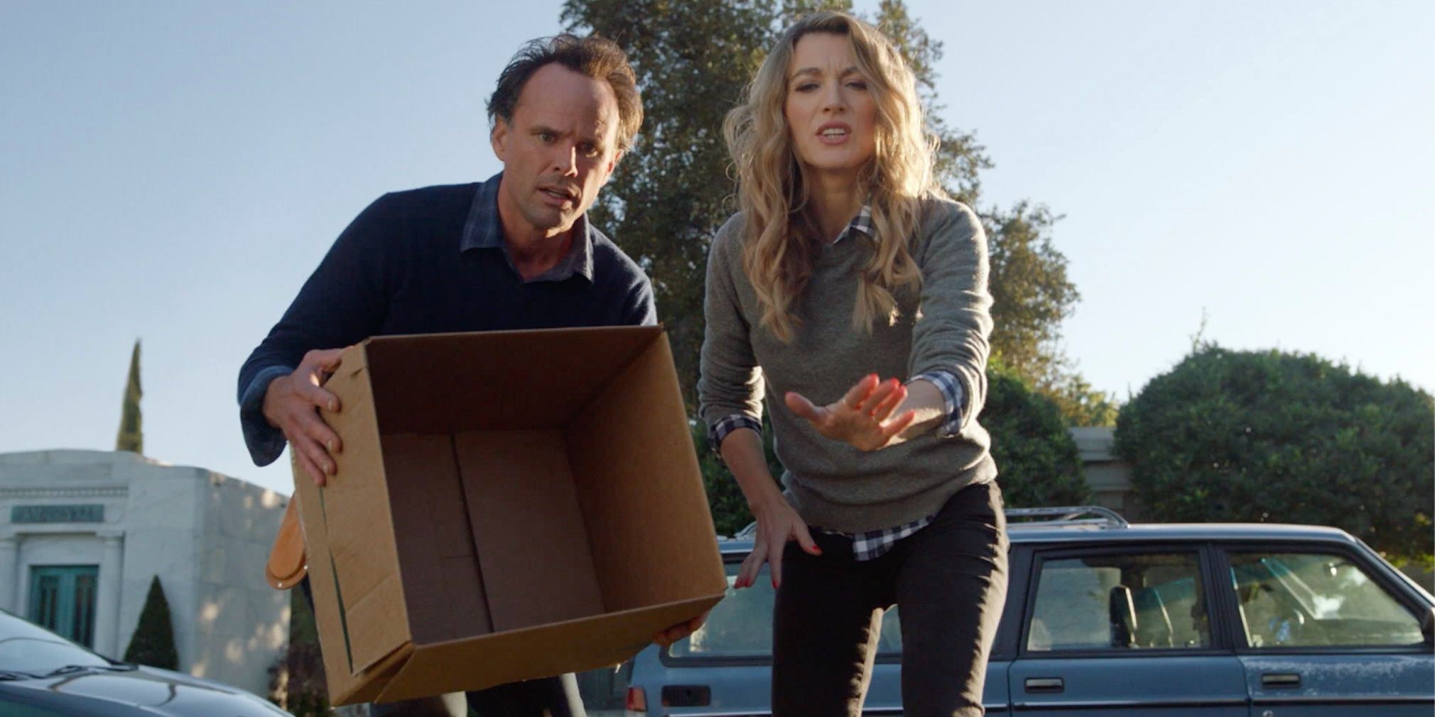 Walton Goggins and Natalie Zea in The Unicorn