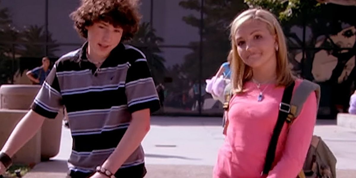 Zoey and Chase in the pilot