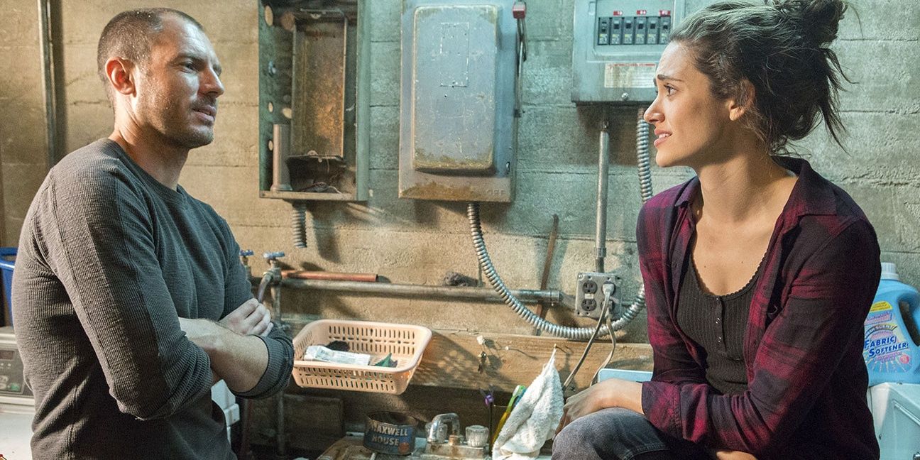 Ford and Fiona in her apartment