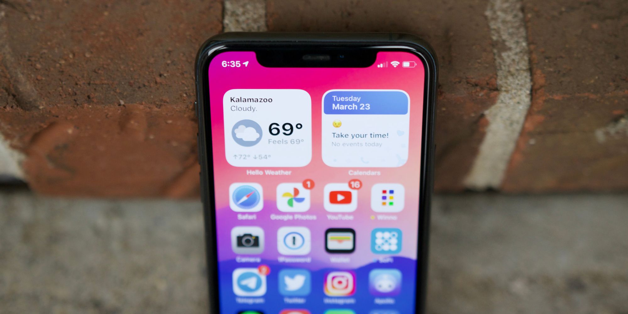 Close-up picture of the iPhone 11 Pro notch