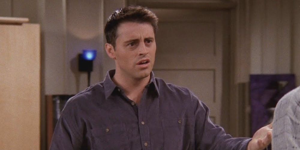 Matt Leblanc as Joey in Friends standing in apartment.
