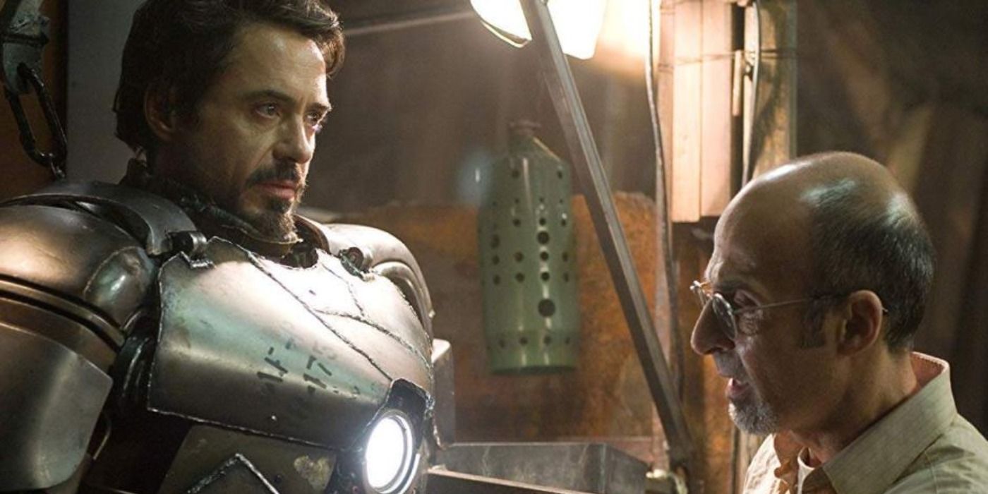 Robert Downey Jr and Shaun Toub working on suit in Iron Man 