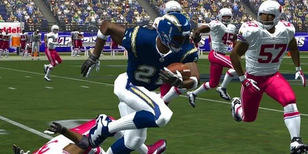 LaDanian Tomlinson runs ball in ESPN NFL 2K5