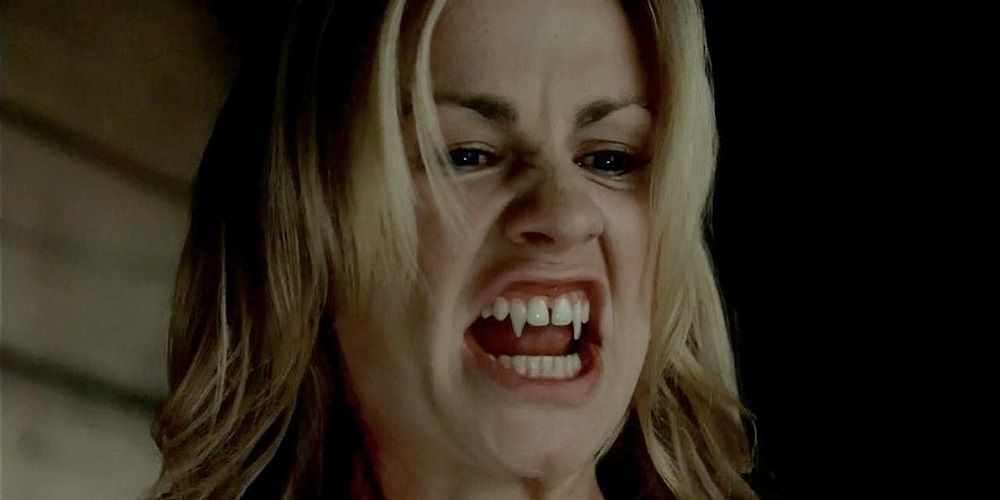 Sookie flashes fangs in True Blood