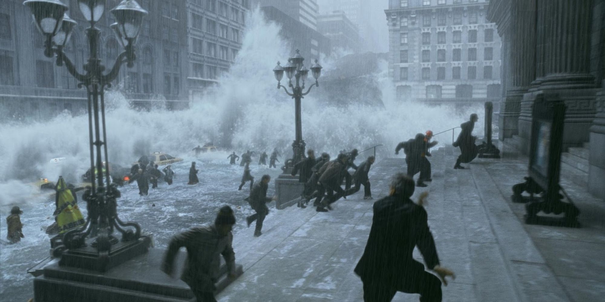 A scene from The Day After Tomorrow has people running in a panic