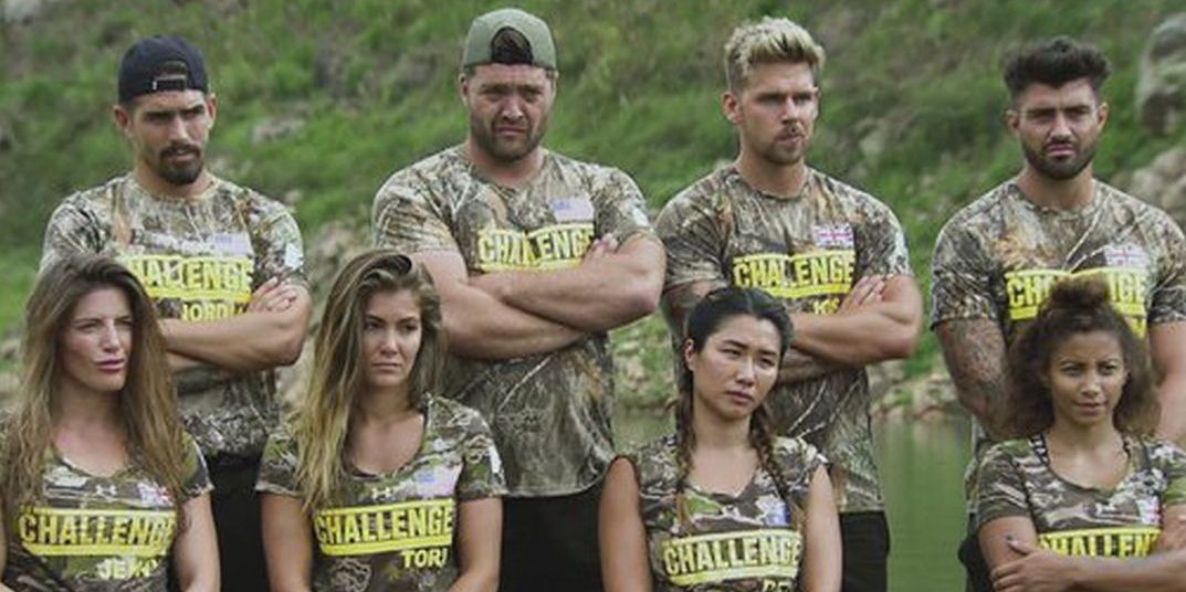 An image of the contestants lined up on The Challenge