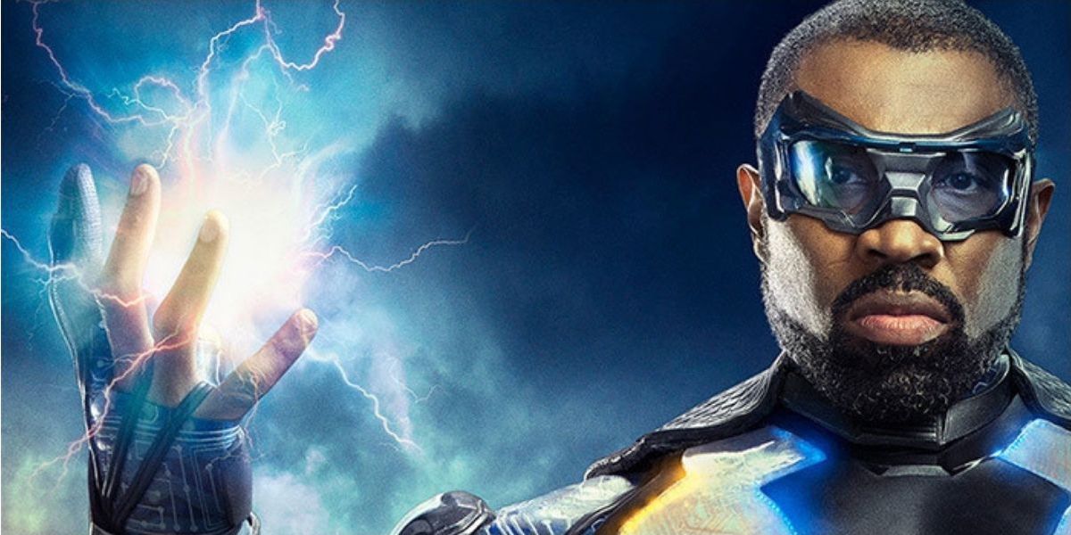 Black Lightning lights up his hand with electrical current
