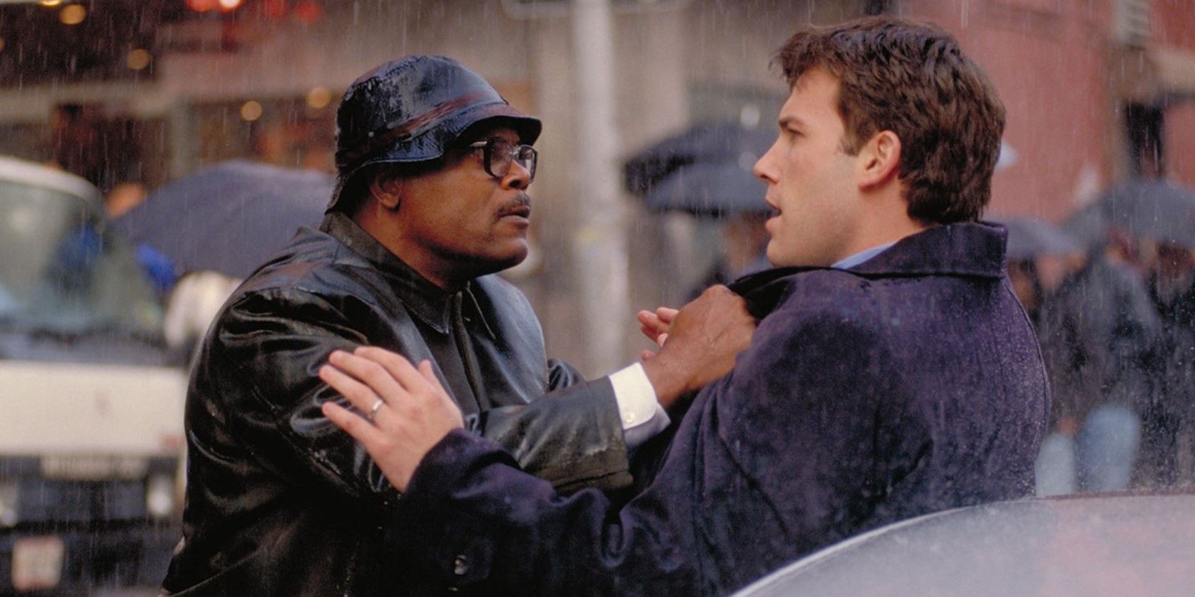 Samuel L Jackson grabs Ben Affleck by the coat in traffic in Changing Lanes