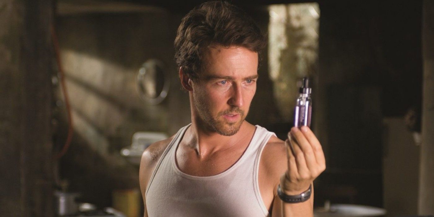 Edward Norton as Bruce Banner holding a serum in The Incredible Hulk