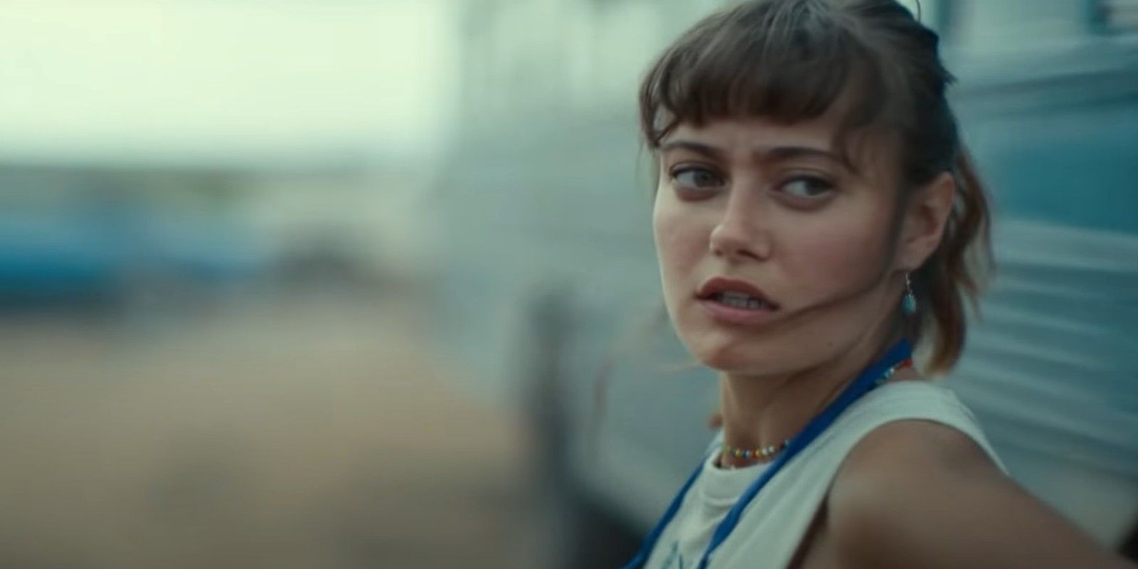 Ella Purnell as Kate in Army of the Dead