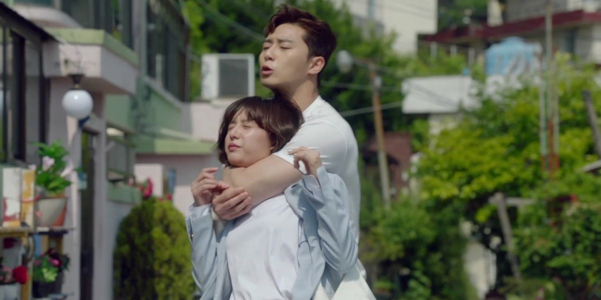 ong-Man puts Ae-Ra in a headlock in Fight My Way
