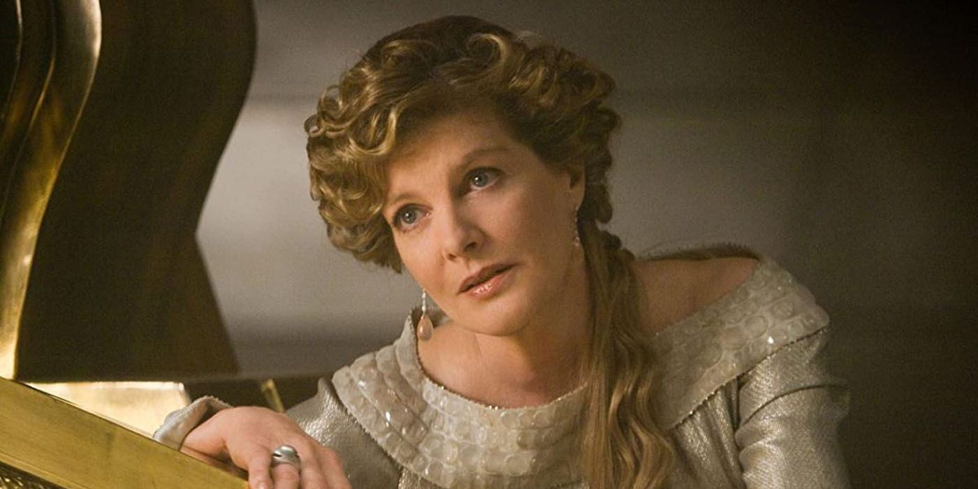 Frigga talking to her son Thor.