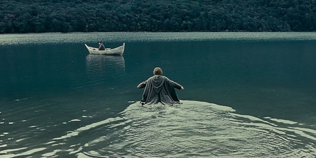 Sam perseguindo Frodo na cena do barco em A Sociedade do Anel