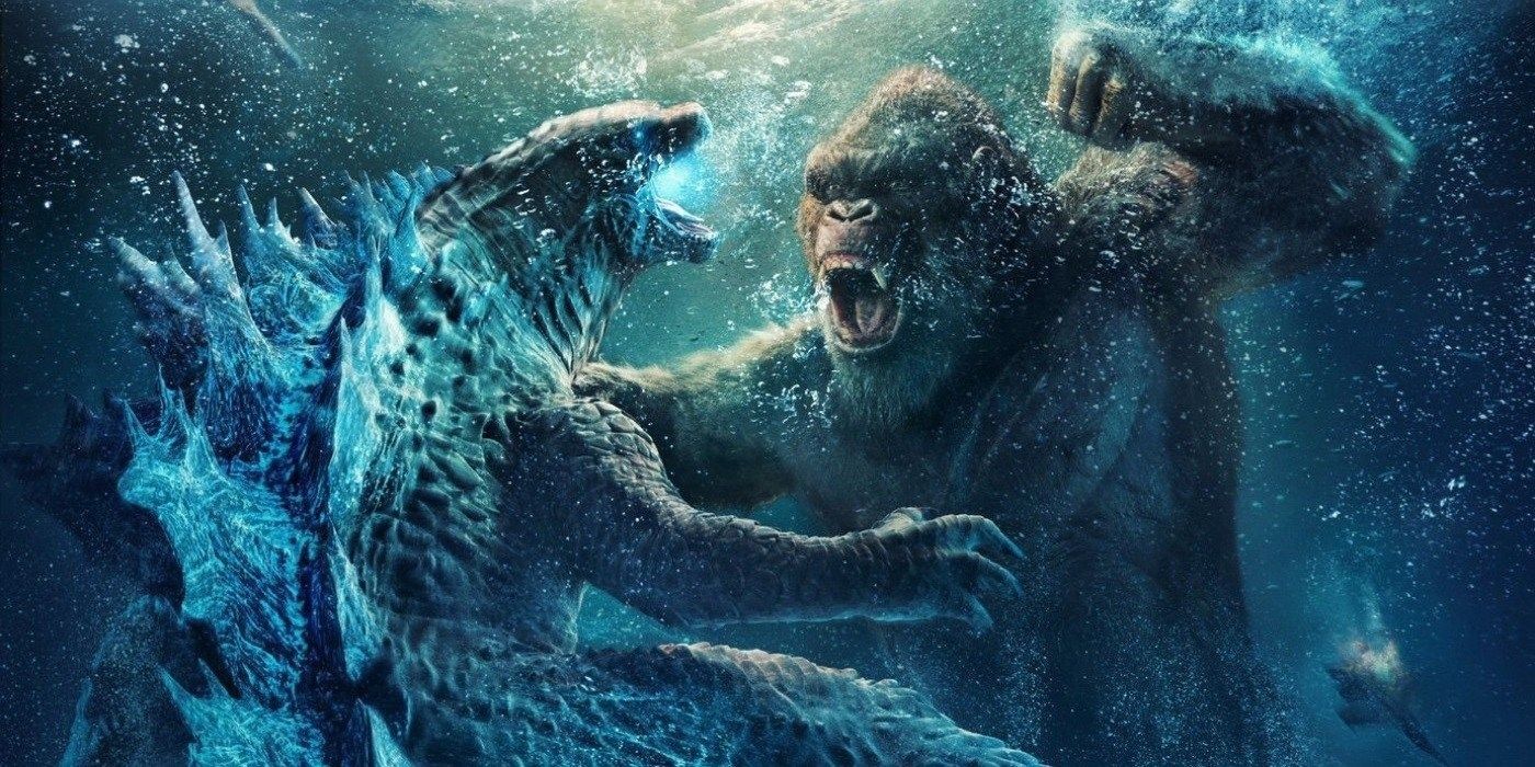 Godzilla fights Kong inside the ocean