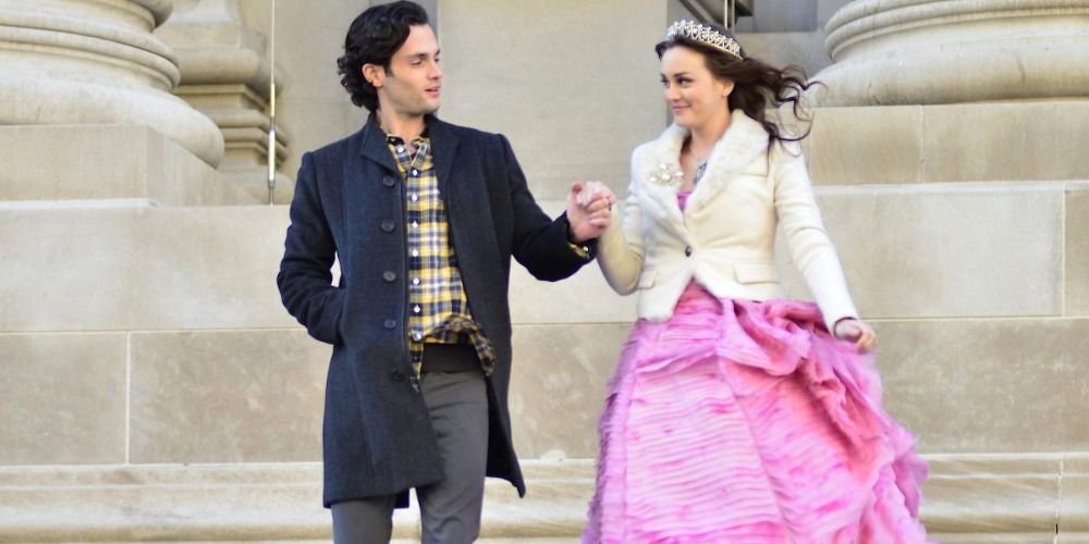On Gossip Girl Dan escorts Blair in a pink ball gown and tiara down the steps of The Met Museum