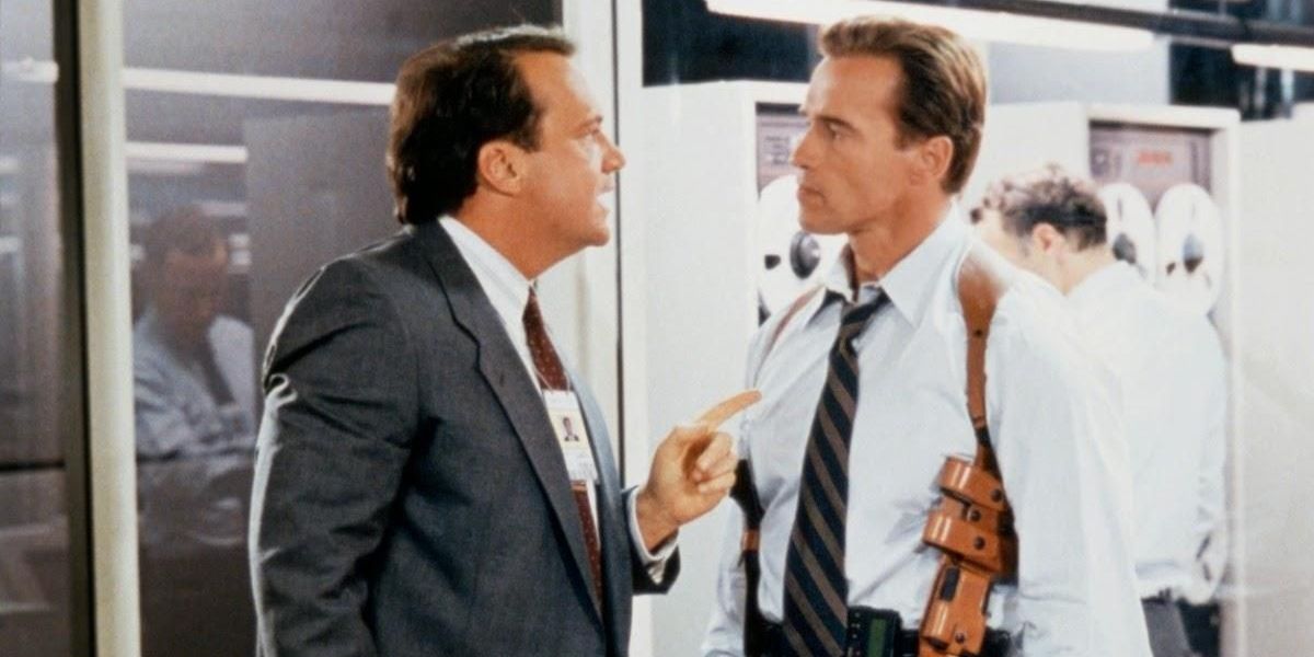 True Lies 5 Ways It’s Still A Good Spy Comedy (& 5 Ways It Hasnt Aged Well)