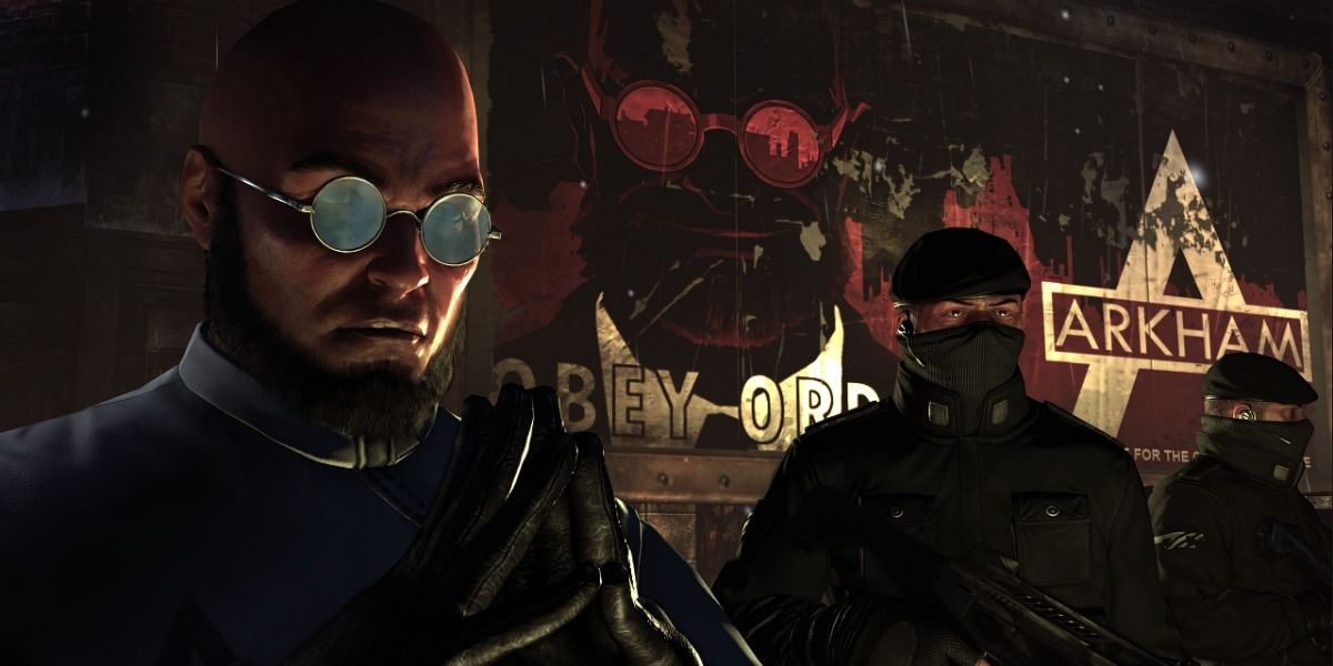 Hugo Strange com seus guardas TYGER em Arkham City.