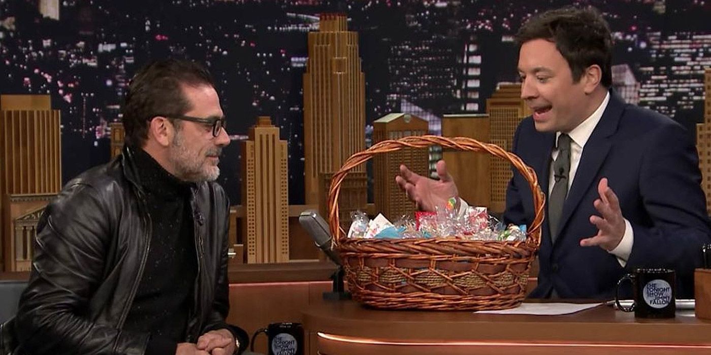 Jeffrey Dean Morgan brings a sweets basket to Jimmy Fallon