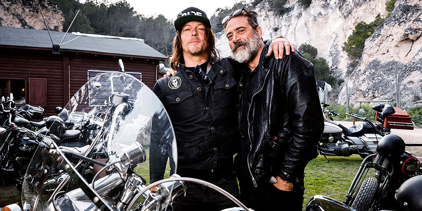 Jeffrey Dean Morgan posing with Norman Reedus next to a motorcycle