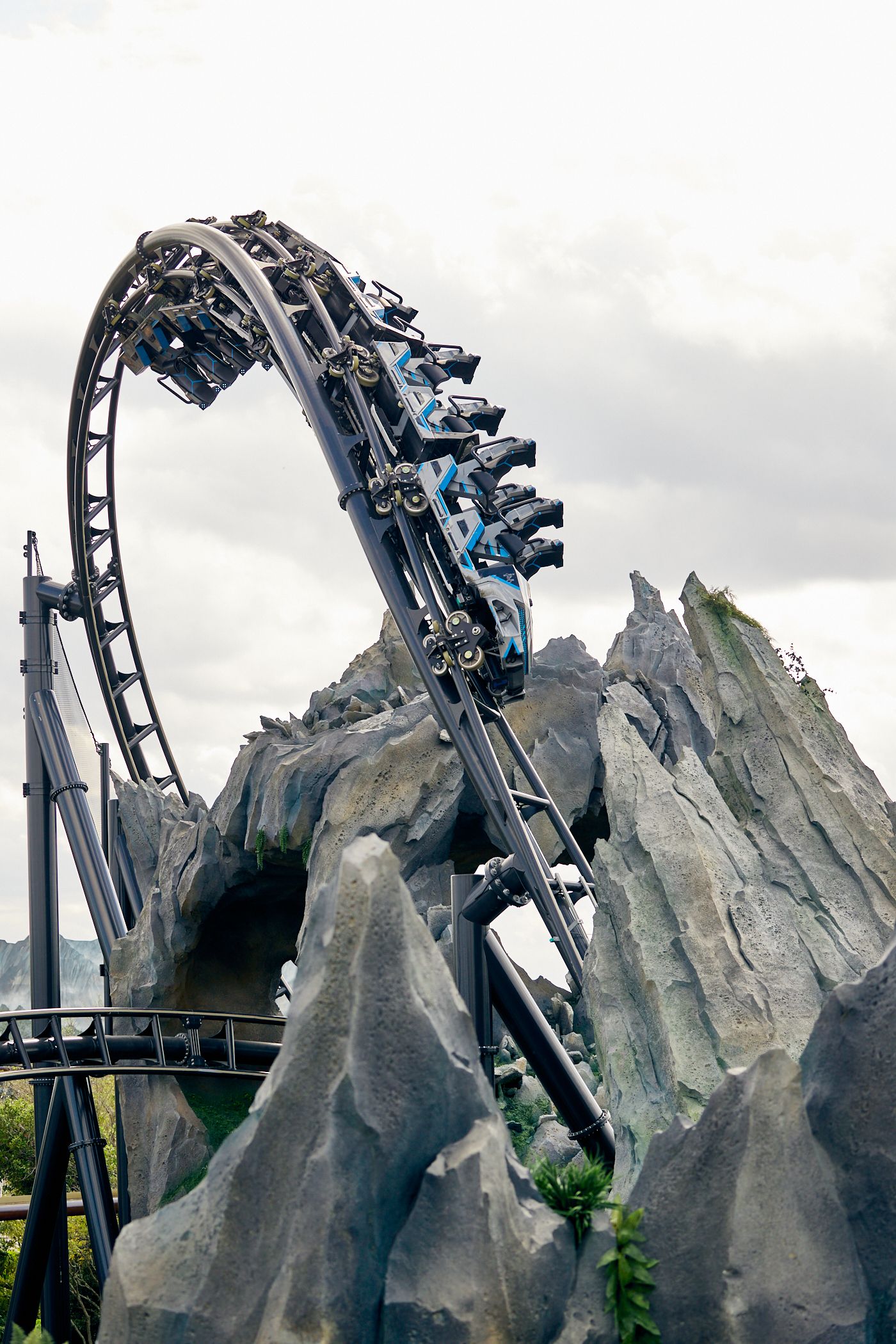 Jurassic World VelociCoaster Images Reveal Raptors In Universal s jurassic-world-velocicoaster-images-reveal-raptors-in-universal-s
