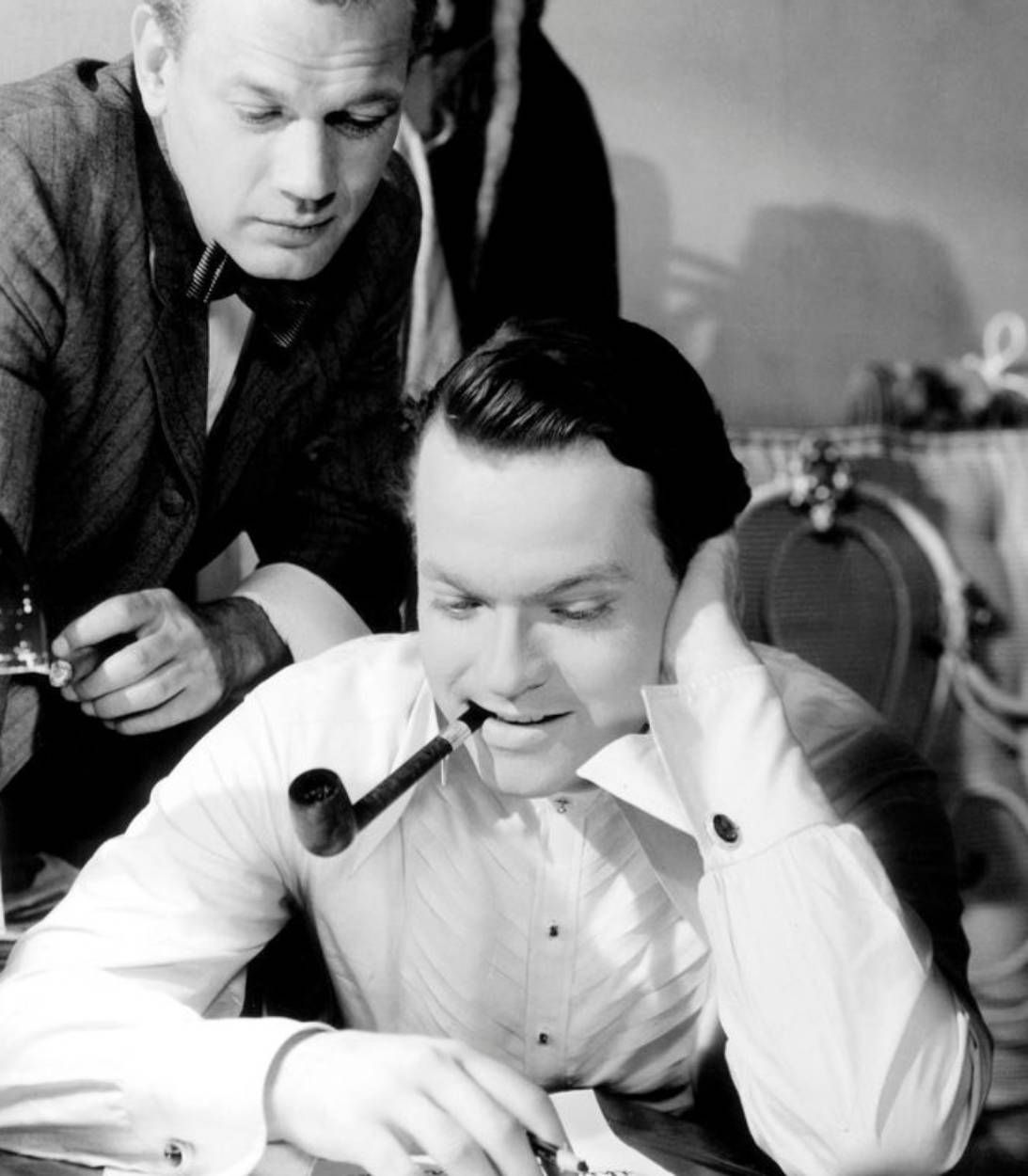 Kane working on a story in Citizen Kane pic vertical
