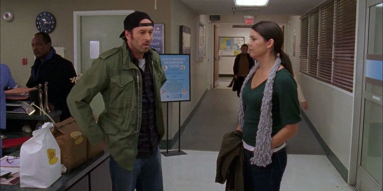 Luke at the hospital, talking to Lorelai in Gilmore Girls episode I'd Rather Be in Philadelphia