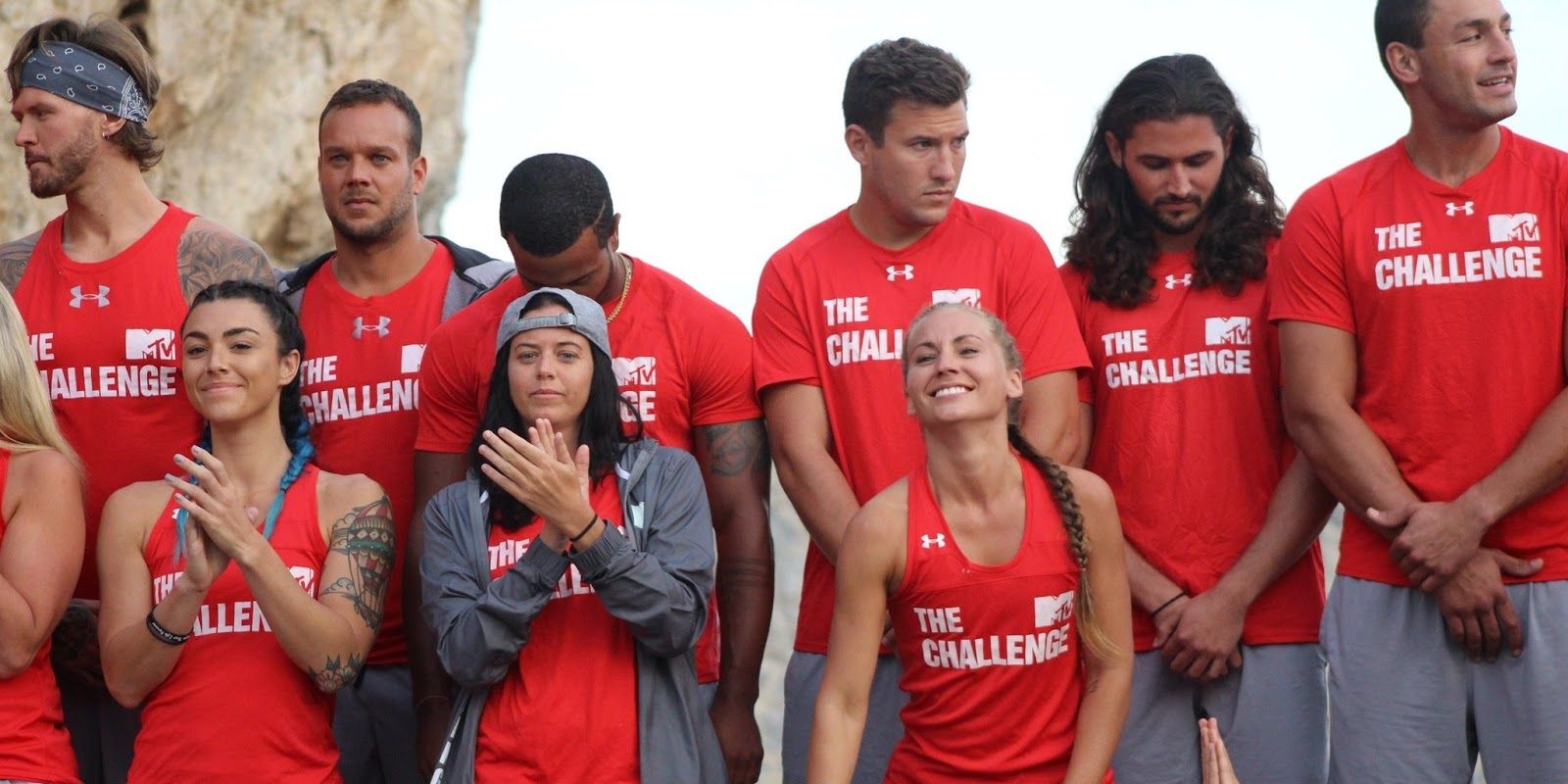 Cast of The Challenge: Vendettas claps before the competition
