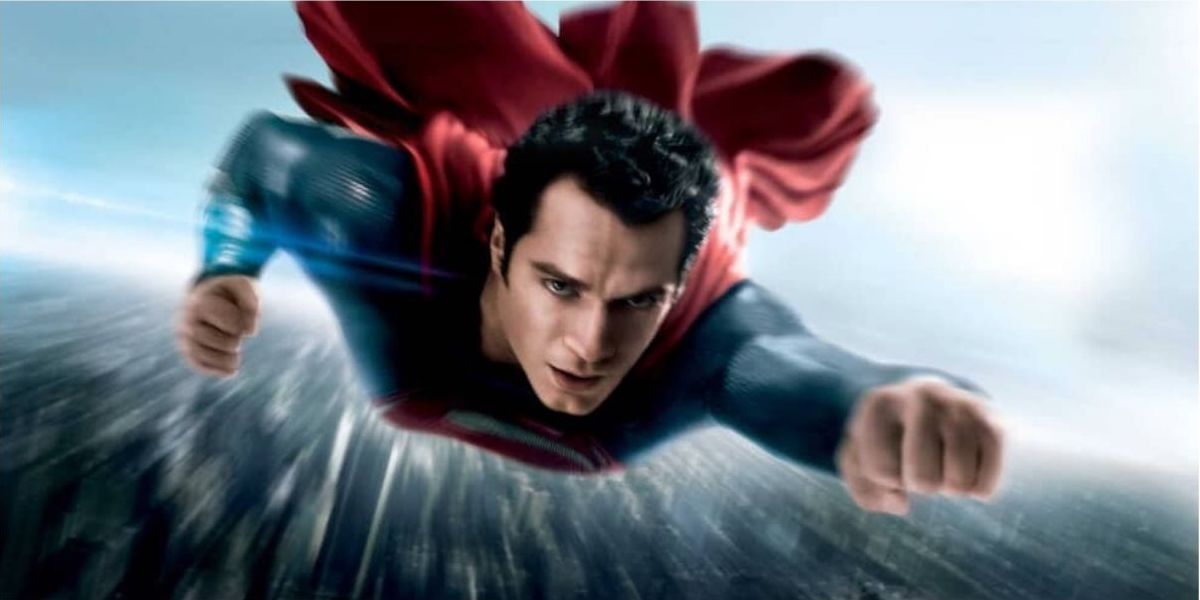 Henry Cavil flies over Metropolis as Superman in Man of Steel