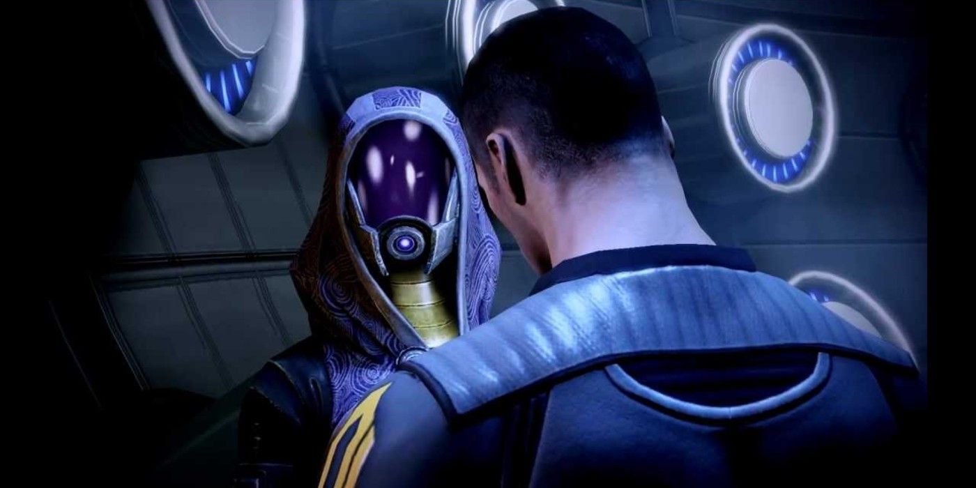 Shepard and Tali share a romantic moment in Mass Effect 2