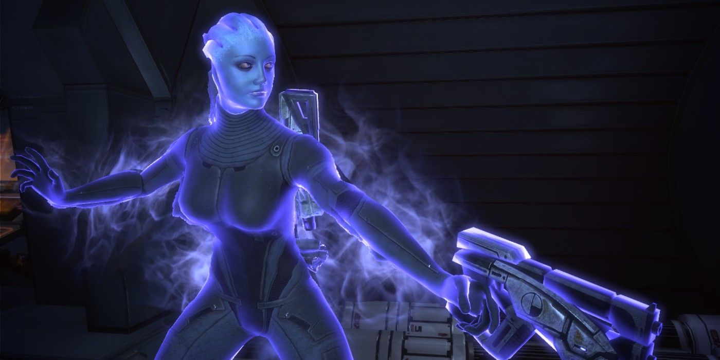 Liara uses biotic abilities in Mass Effect